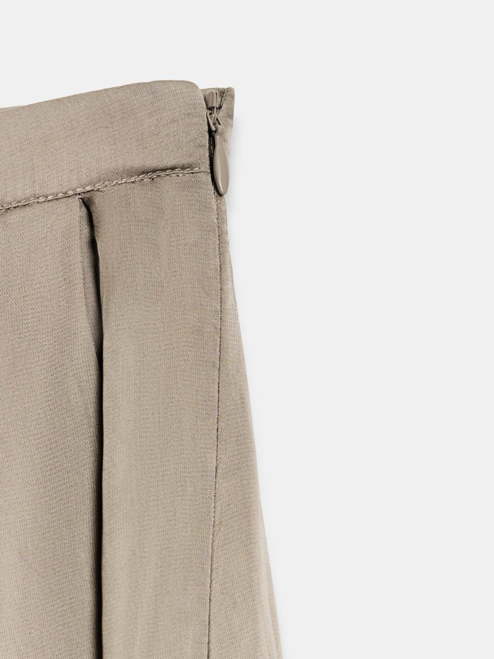 ZW COLLECTION RUFFLED BLOOMER PANTS
Zara Taupe Wide-Leg Draped Pants - Picture 6 of 9